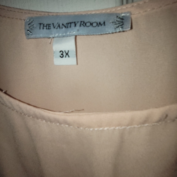 The Vanity Room‎ Plus Size Blouse - Picture 2 of 3